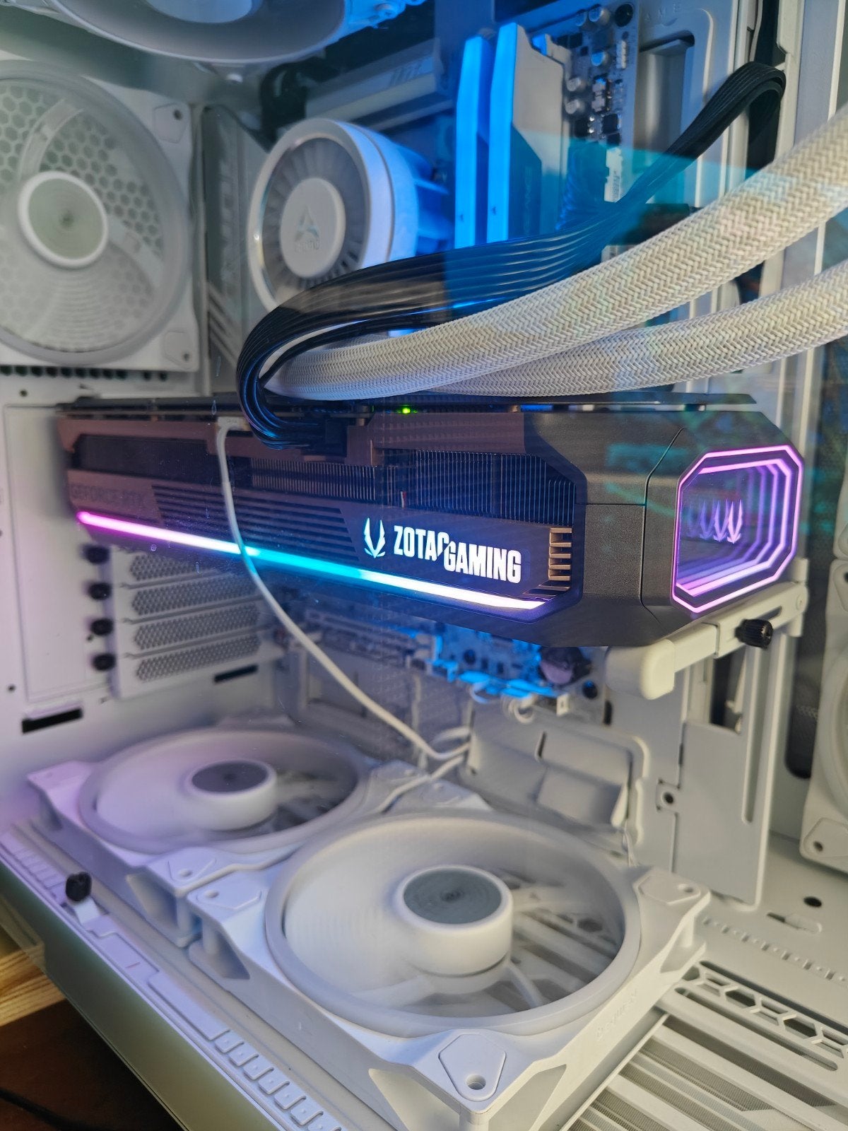 ZOTAC GAMING GeForce RTX 5090 AMP Extreme INFINITY, Ophalen, Gaming