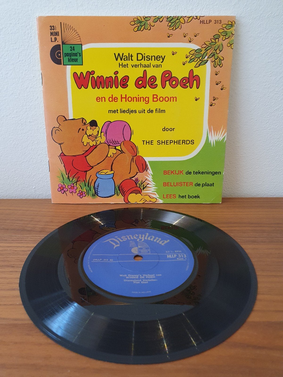 Walt Disney - Winnie De Poeh En De Honing Boom - 7" + boekje, Ophalen of Verzenden
