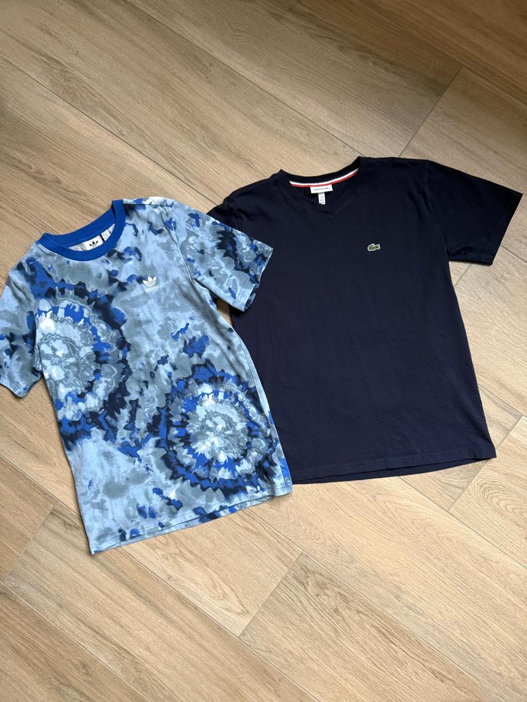 Lot de 2 très jolis t-shirts Adidas et Lacoste, Enlèvement ou Envoi, Comme neuf