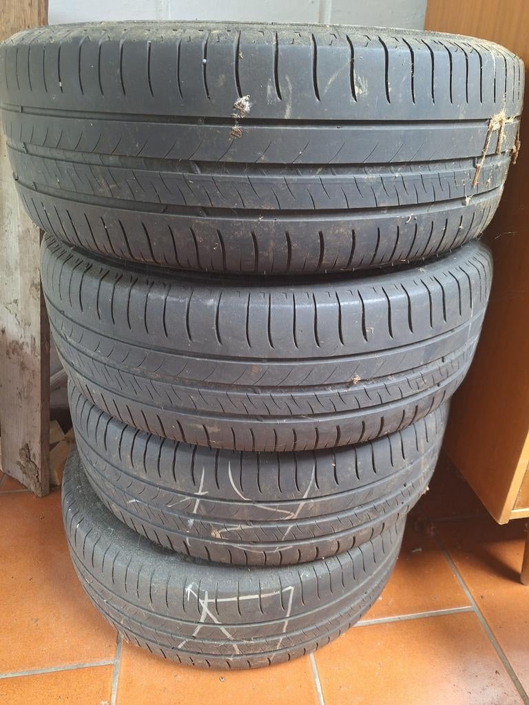 Quatre roues équipées d'un pneu Michelin, Peugeot ou Citroën, Pneus et Jantes, 16 pouces, Pneus été, Véhicule utilitaire