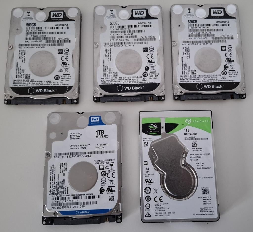 Lotje 2.5" HDD's: 2x 1TB, 3x 500GB (WD Black/Blue & Seagate), Informatique & Logiciels, Disques durs, Comme neuf, Laptop, Interne