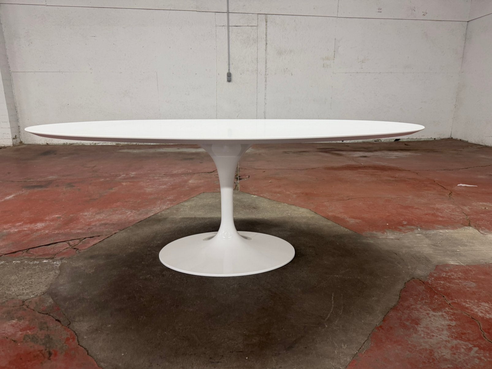 Nieuwe Knoll Tulip High quality replica met origineel blad, Huis en Inrichting, Ophalen of Verzenden, B&b italia cassina ligne roset hay joli travertin leolux vitra