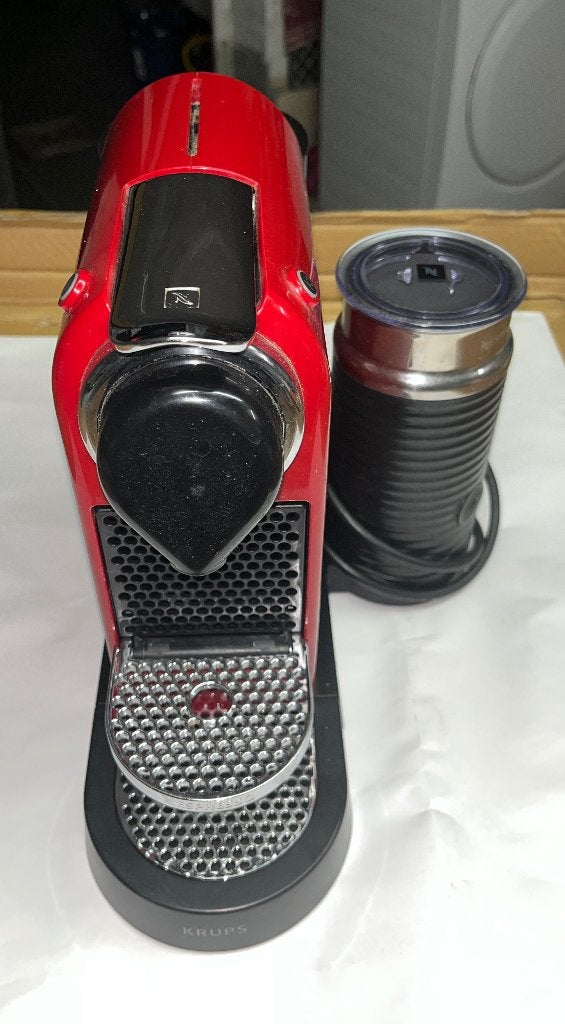 Café machine Nespresso, Accessoire à lait, Comme neuf, Enlèvement, Krups