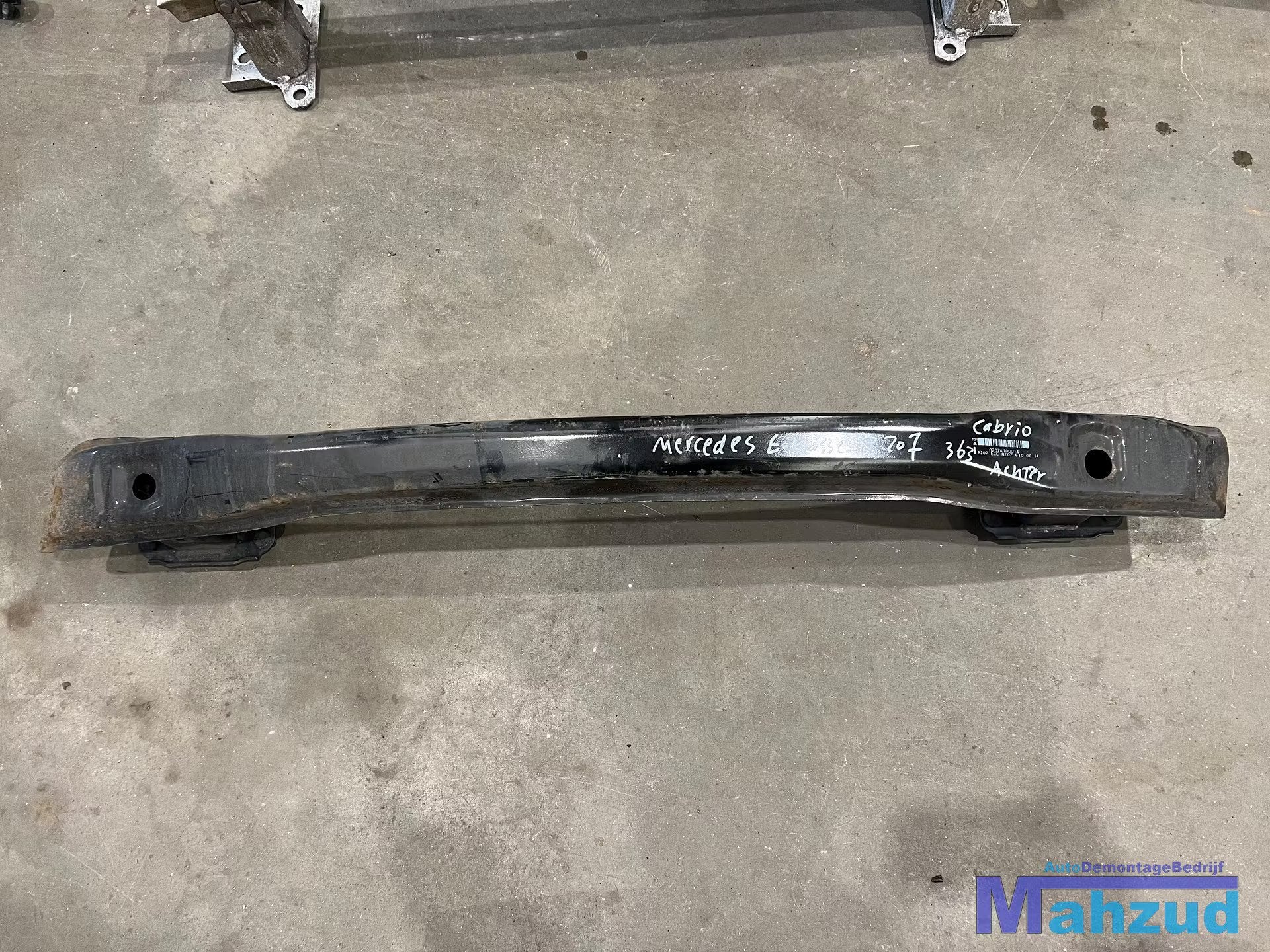 MERCEDES E klasse A207 cabrio bumperbalk achter 2010-2016, Gebruikt, Mercedes-Benz AG, Mercedes-Benz, Mercedesstrasse 120
70372  Stuttgart, DE