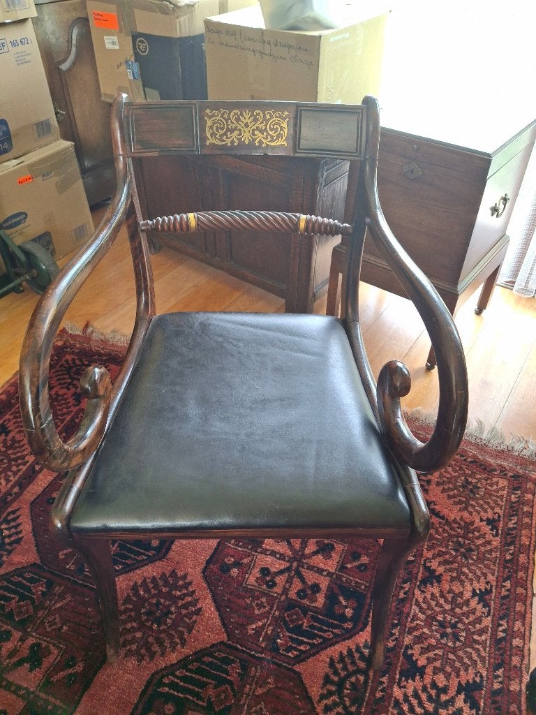 Antieke Antieke houten armstoel met zwart lederen zitvlak, Antiek en Kunst, Ophalen