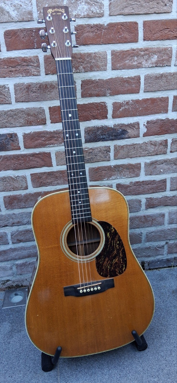 Martin HD-28 (2001) + micro AER AK15+, Musique & Instruments, Instruments à corde | Guitares | Acoustiques, Enlèvement, Utilisé