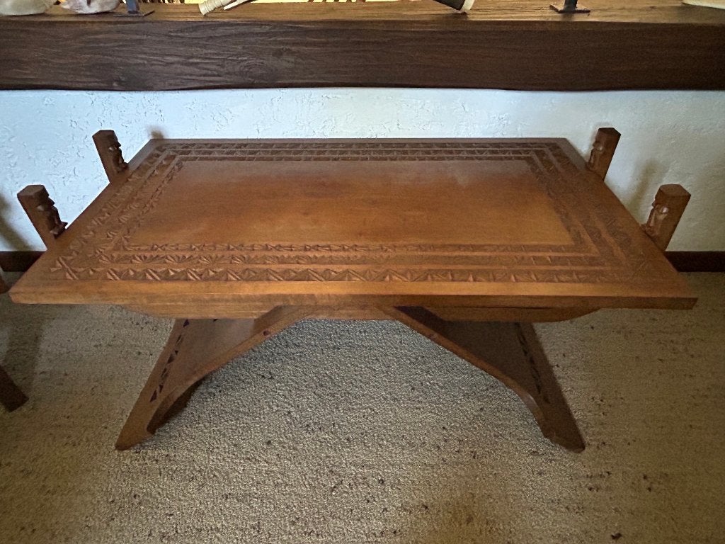 Afrikaanse woonkamerset van gesneden hout, Antiek en Kunst, Kunst | Beelden en Houtsnijwerken, Overige typen, Hout, Afrika, Ophalen