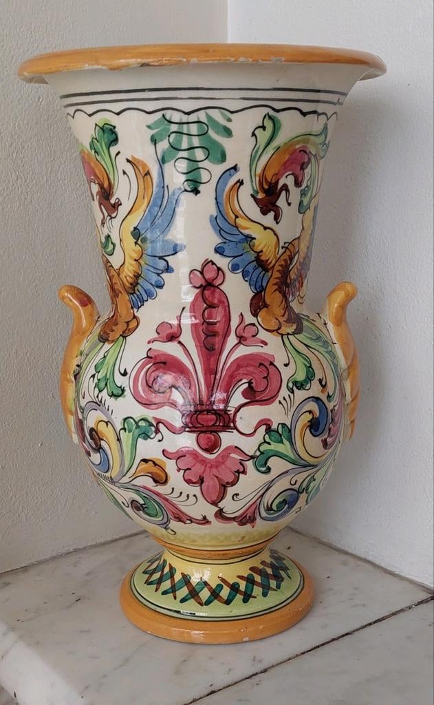 Antieke Majolica vaas, Enlèvement