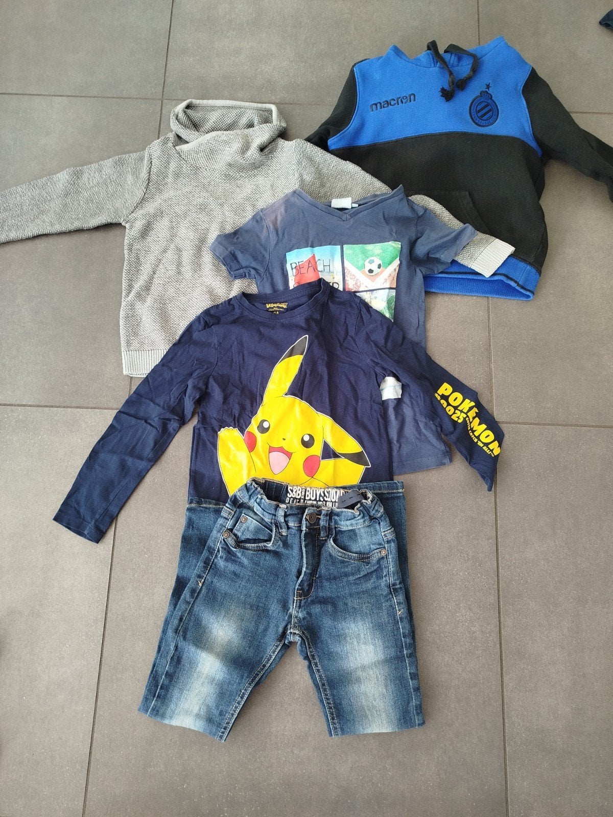 kledingpakket jongen 122 : 5 stuks, Ophalen, Gebruikt, Overige maten