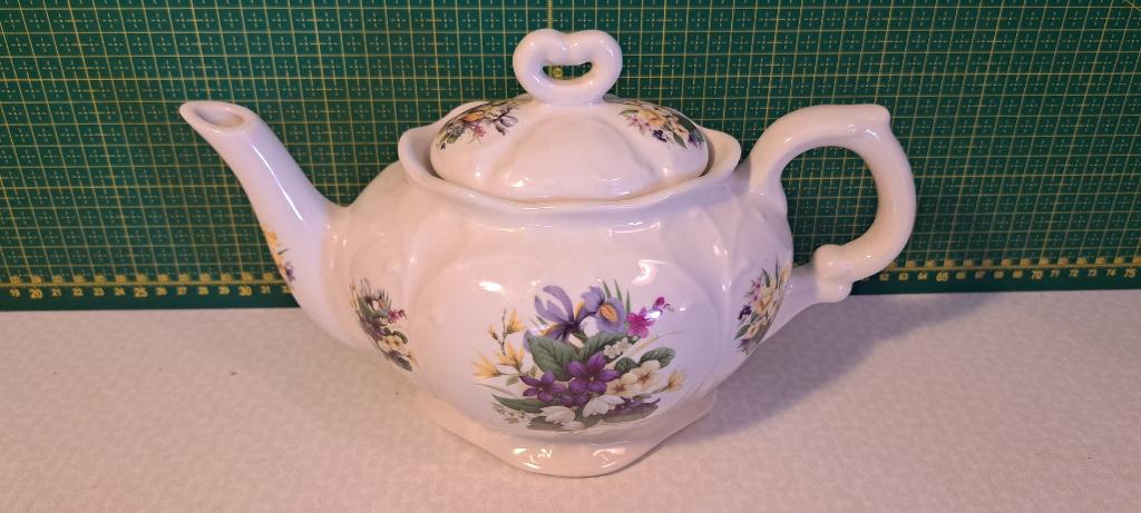 Engels theepot (fijn keramiek), Antiek en Kunst, Ophalen of Verzenden