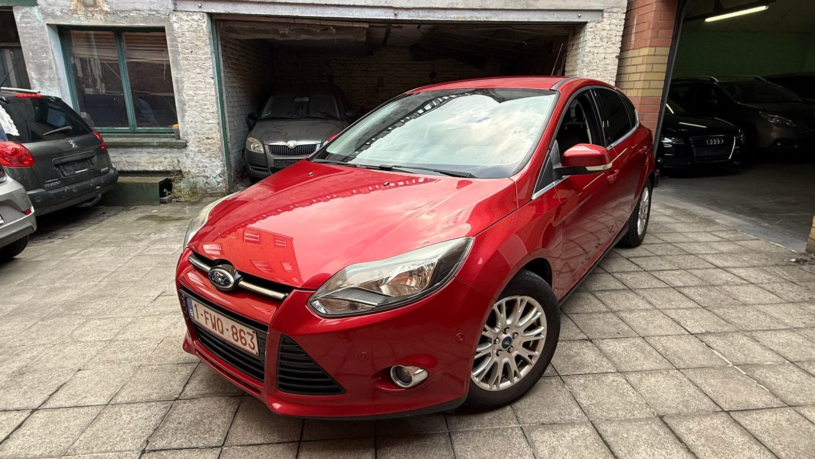 Ford Focus 1.0i Essence Euro5 3/2012 5 Portes Clim Gps Jante, Autos, Achat, 998 cm³, Entreprise, Noir