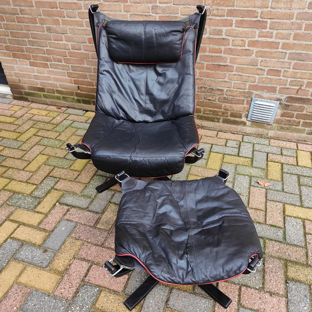 Falcon Chair en hocker van Sigurd Ressel - Zwart Leer, Ophalen, 75 tot 100 cm, Zo goed als nieuw, 75 tot 100 cm