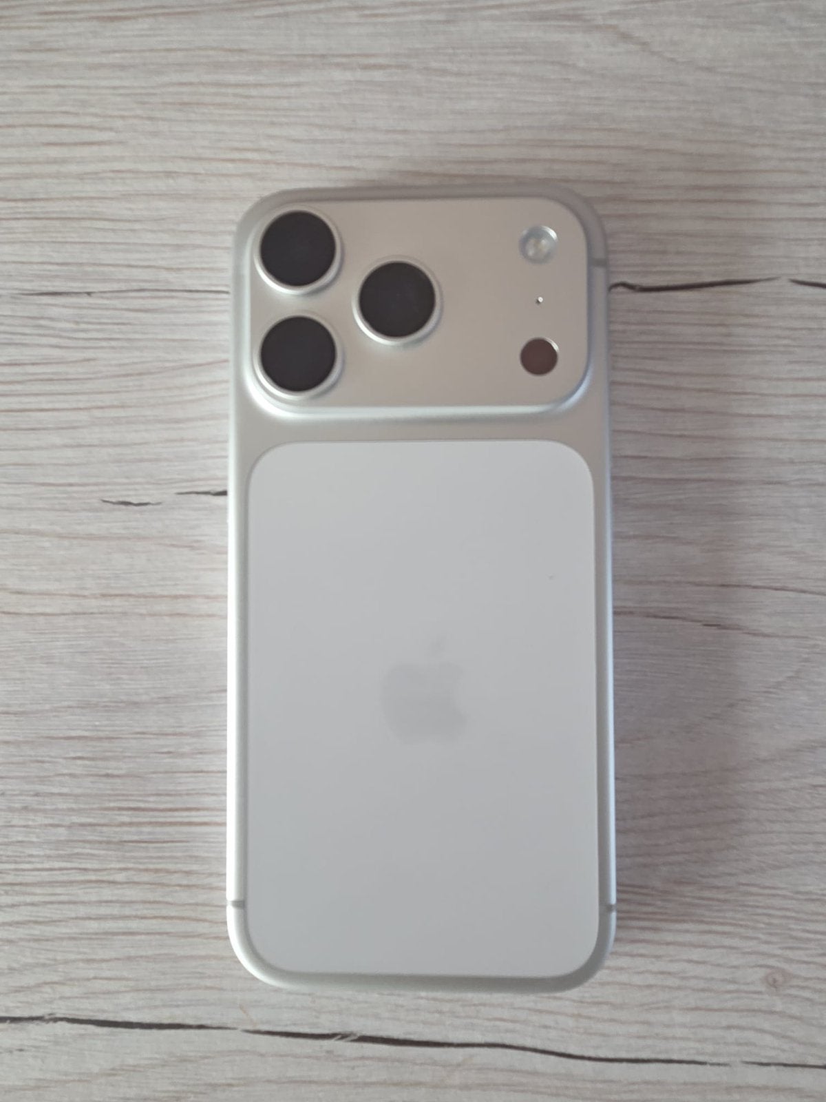 Iphone 17 pro silver 256, Télécoms, Téléphonie mobile | Apple iPhone, Enlèvement, Comme neuf