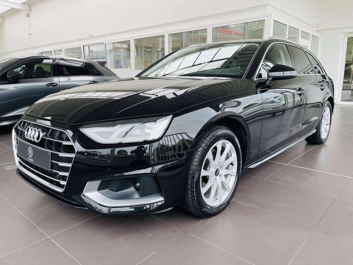 Audi A4 2.0 TFSI S tronic * GARANTIE + GPS + LED *, Stof, Gebruikt, 4 cilinders, 1984 cc