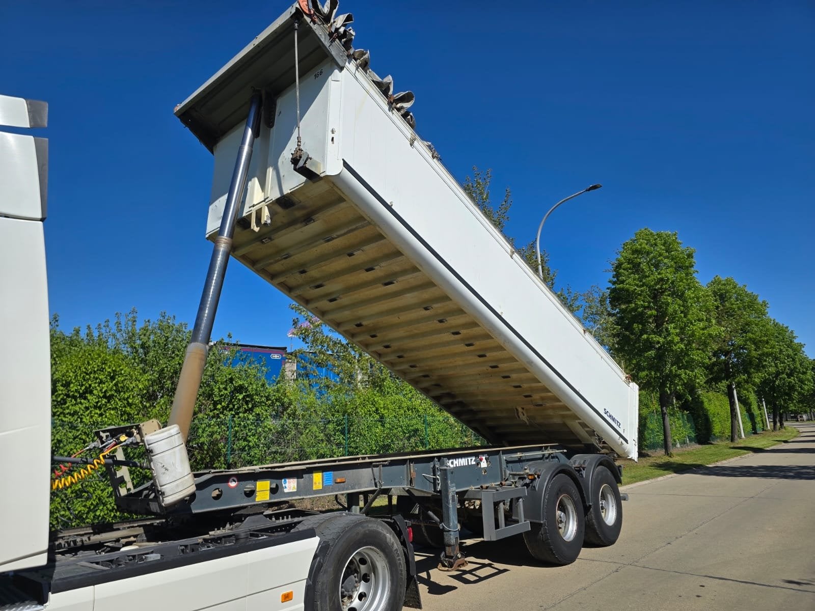Schmitz Cargobull STEEL suspension LAMES / Freins tambours, Achat, Entreprise, Autres carburants, Remorques et Semi-remorques
