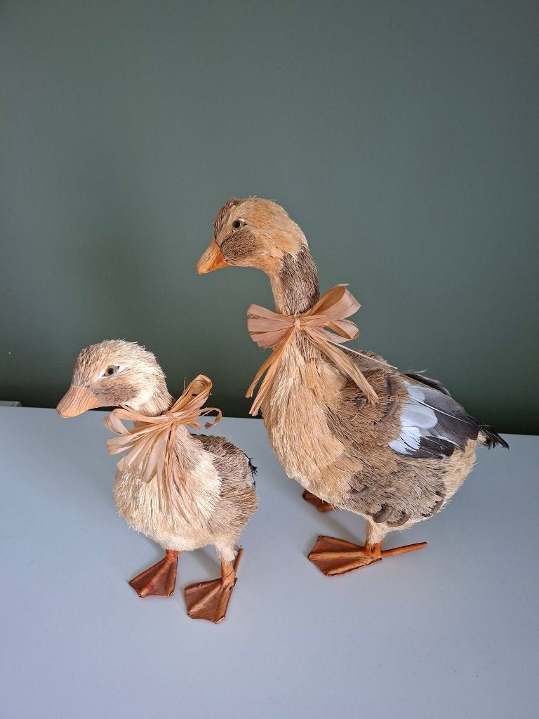 2 rieten eenden uit Munchen Viktualienmarkt, Huis en Inrichting, Woonaccessoires | Overige, Ophalen, Overige materialen, Bruin