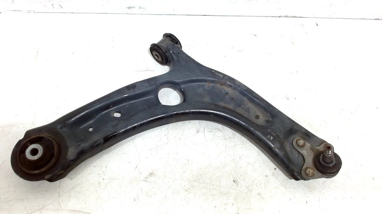 Draagarm rechts voor Skoda Superb, Onderdelen@venauto.nl, Van der Ven Autorecycling B.V., Ettenseweg 76, 4706 PB Roosendaal, The Netherlands
