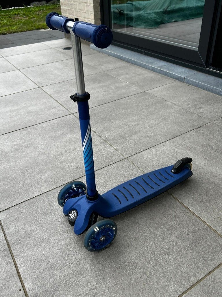 Step met lichtgevende wieltjes, Fietsen en Brommers, Ophalen, Gebruikt, Gewone step