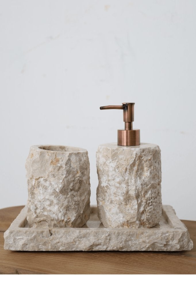 Ruw wit marmer zeeppompje set met beker en plateau, Ophalen of Verzenden, Nieuw, Beige, Zeepdispenser/zeepbakje