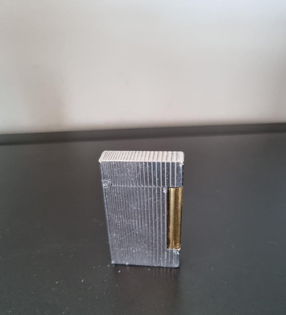 S.T. Dupont D Line gestreepte zilver-gouden gasaansteker, Verzamelen, Verzenden, Gebruikt, Aansteker
