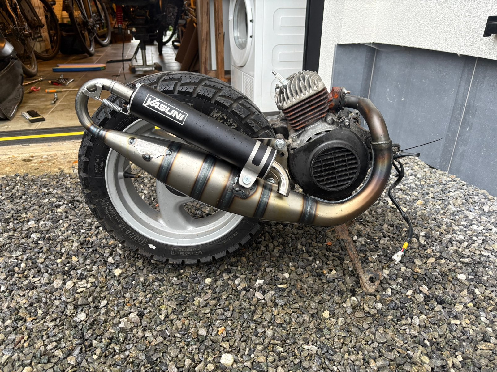 Peugeot tkr 70cc motorblok met yasuni r+19mm carbu, Ophalen, Zo goed als nieuw