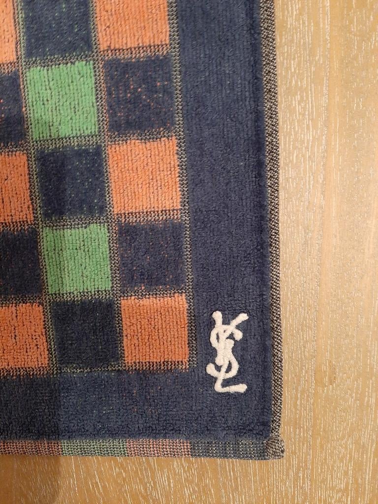 Vinted handdoekje Yves Saint Laurent, Antiek en Kunst, Antiek | Kleding en Textiel, Ophalen