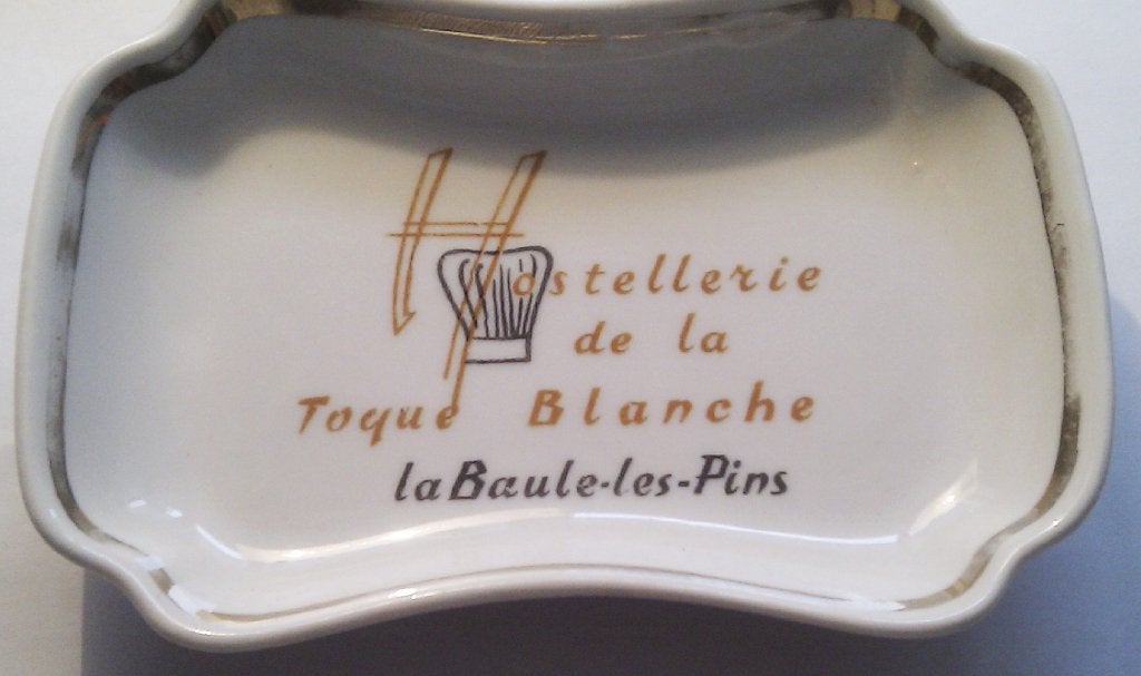 Hostellerie de la Toque Blanche, cendrier porcelaine Limoges, Enlèvement ou Envoi, Comme neuf, Cendrier