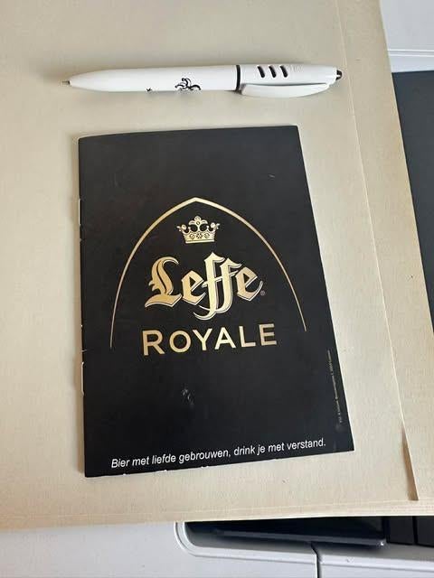 Leffe royale folder klein, Verzamelen, Biermerken, Ophalen of Verzenden, Nieuw, Reclamebord, Plaat of Schild, Leffe