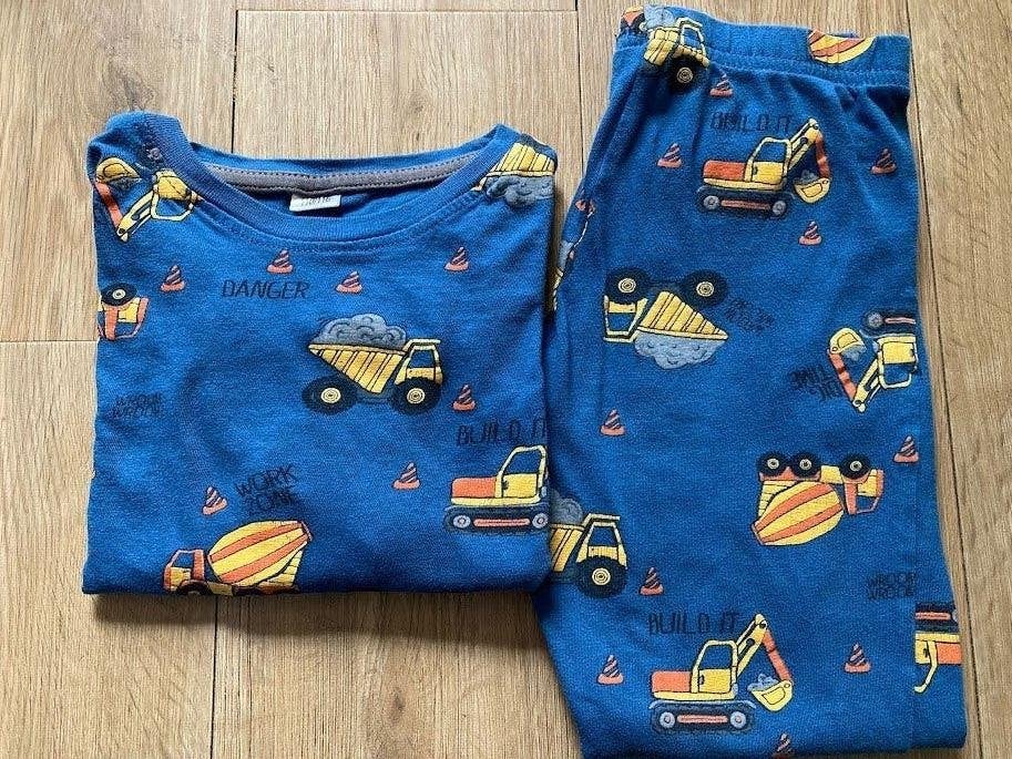 Pyama bouw voertuigen 110-116, Kinderen en Baby's, Kinderkleding | Maat 110, Ophalen of Verzenden