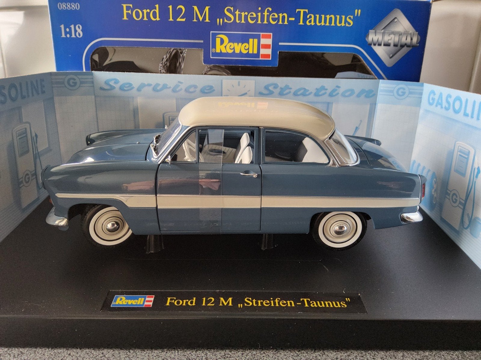 Ford 12 M  Streifen-Taunus., Hobby en Vrije tijd, Modelauto's | 1:18, Ophalen of Verzenden, Revell