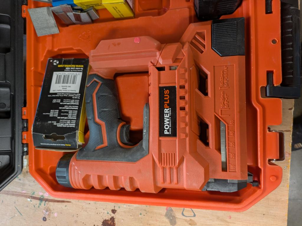 Nagel pistool met batterij, Doe-het-zelf en Bouw, Ophalen