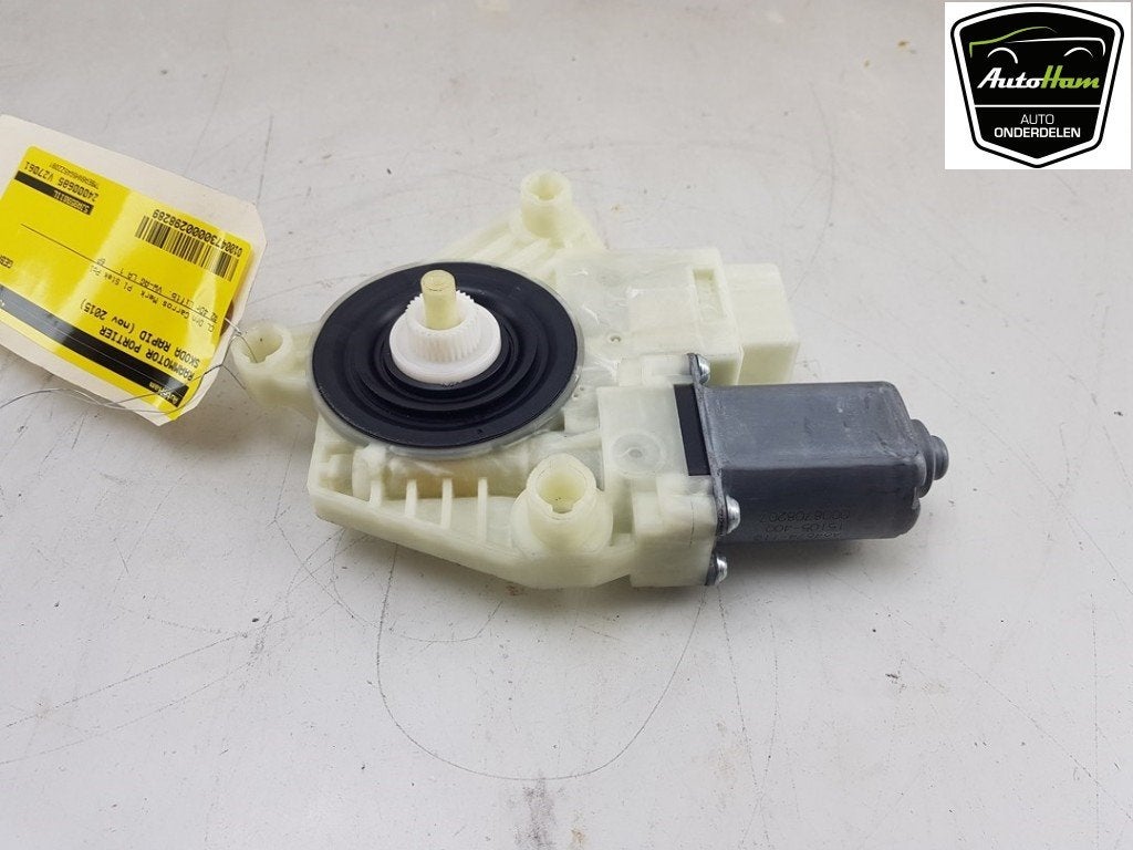 MOTEUR LEVE VITRE ELECTRIQUE Skoda Rapid (01-2012/01-2022), Utilisé, Skoda
