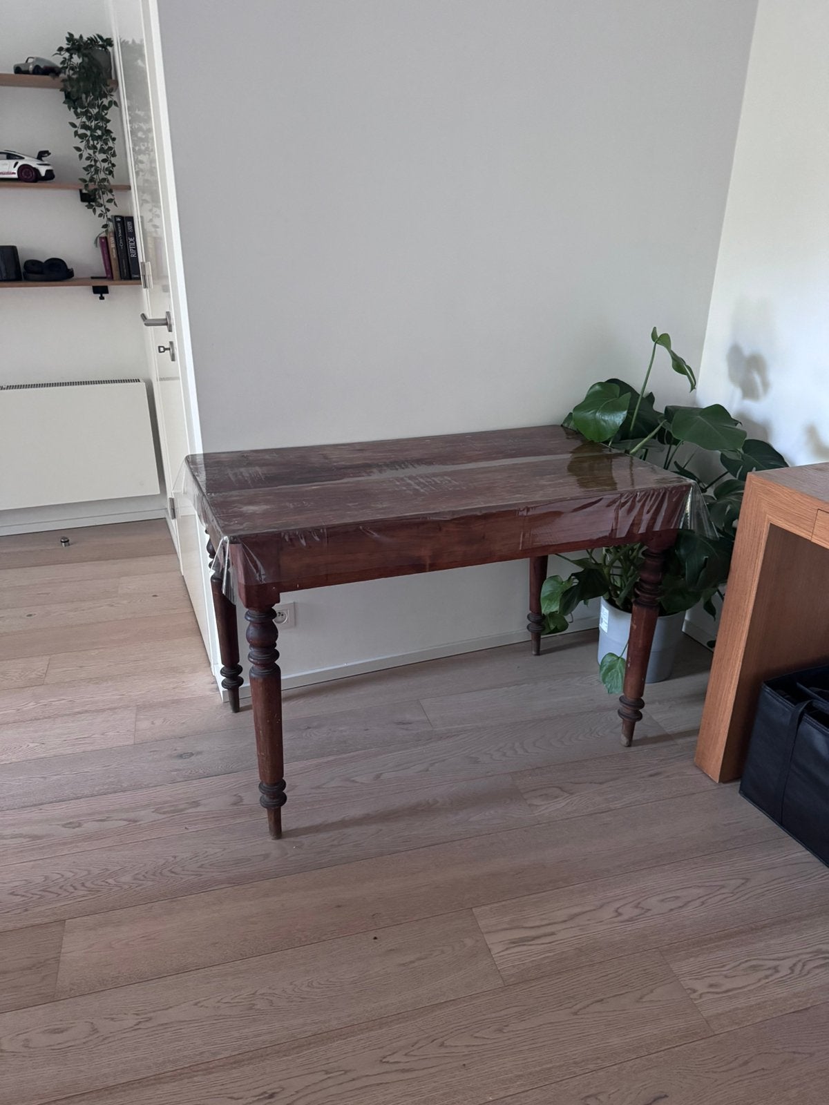 Petite table en bois à donner, Enlèvement, Comme neuf