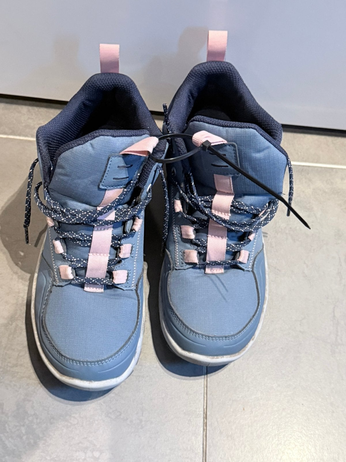 Kinderschoen, Kinderen en Baby's, Kinderkleding | Schoenen en Sokken, Ophalen, Zo goed als nieuw