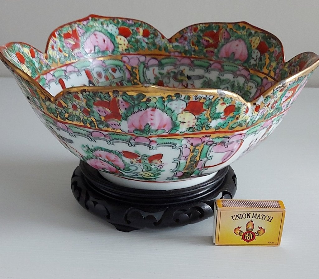 Chinees lotusvormig medaillon Famille rose Canton Guangxu, Antiek en Kunst, Ophalen of Verzenden