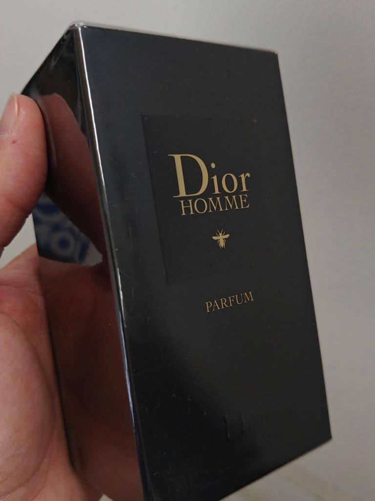 Dior homme PARFUM 2020, Enlèvement