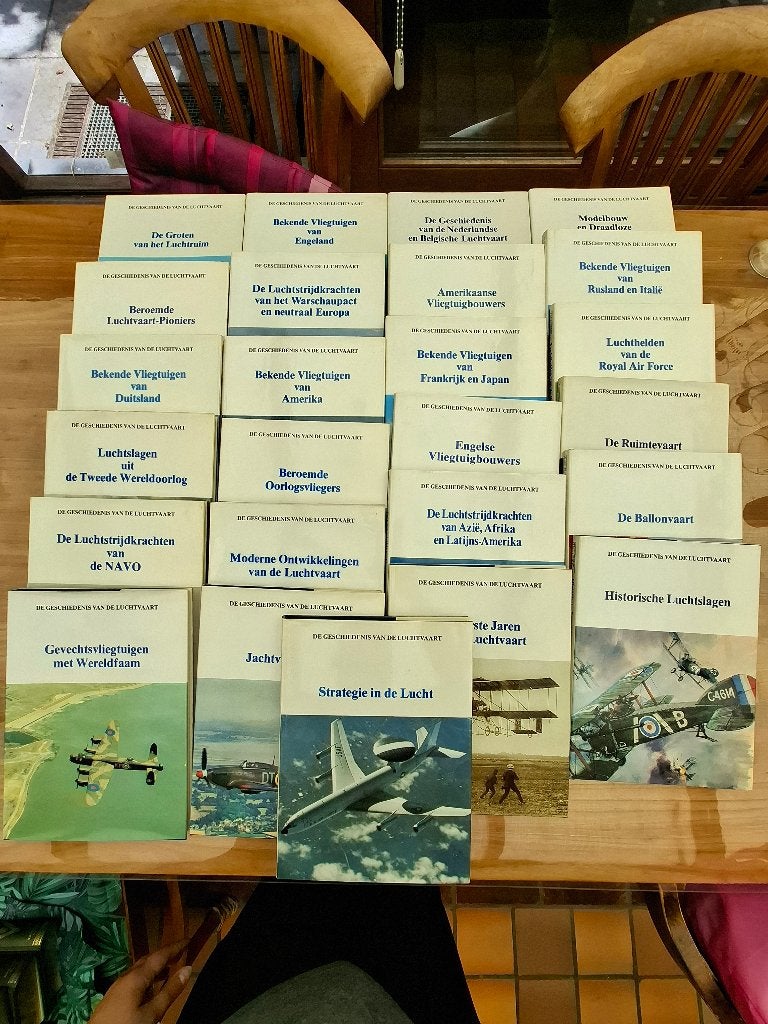 Collection : 25 livres : l'histoire de l'aviation, Livres, Histoire mondiale, Utilisé, Enlèvement