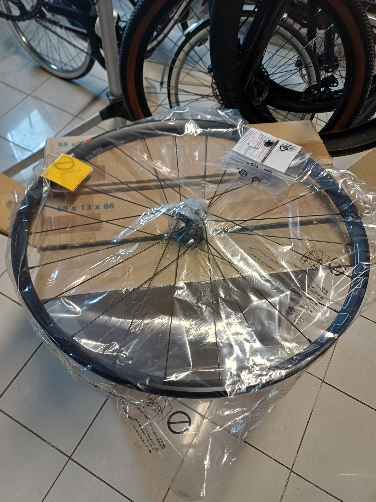 nieuwe shimano mtb/trekking wielen=boost, Enlèvement ou Envoi