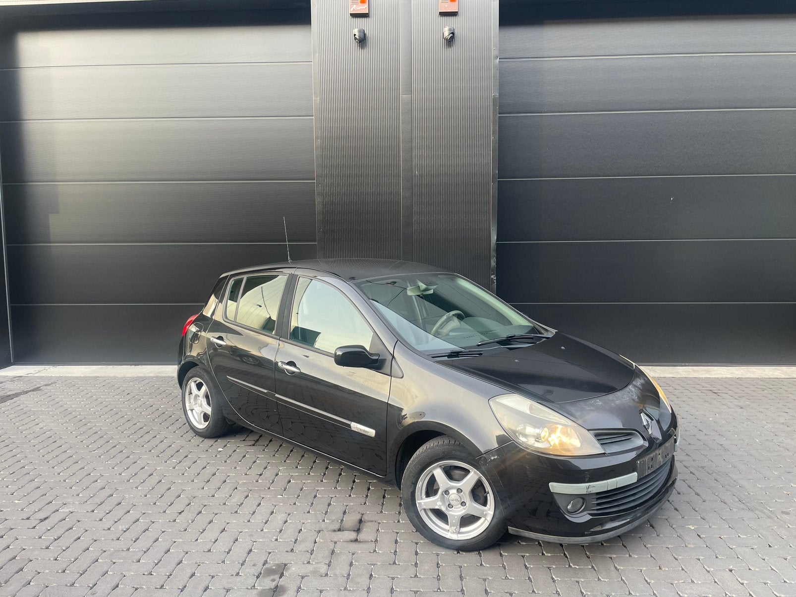Renault Clio Essence édition spéciale, Paris clim Contrôle, Beige, Zwart, Leder, Bedrijf
