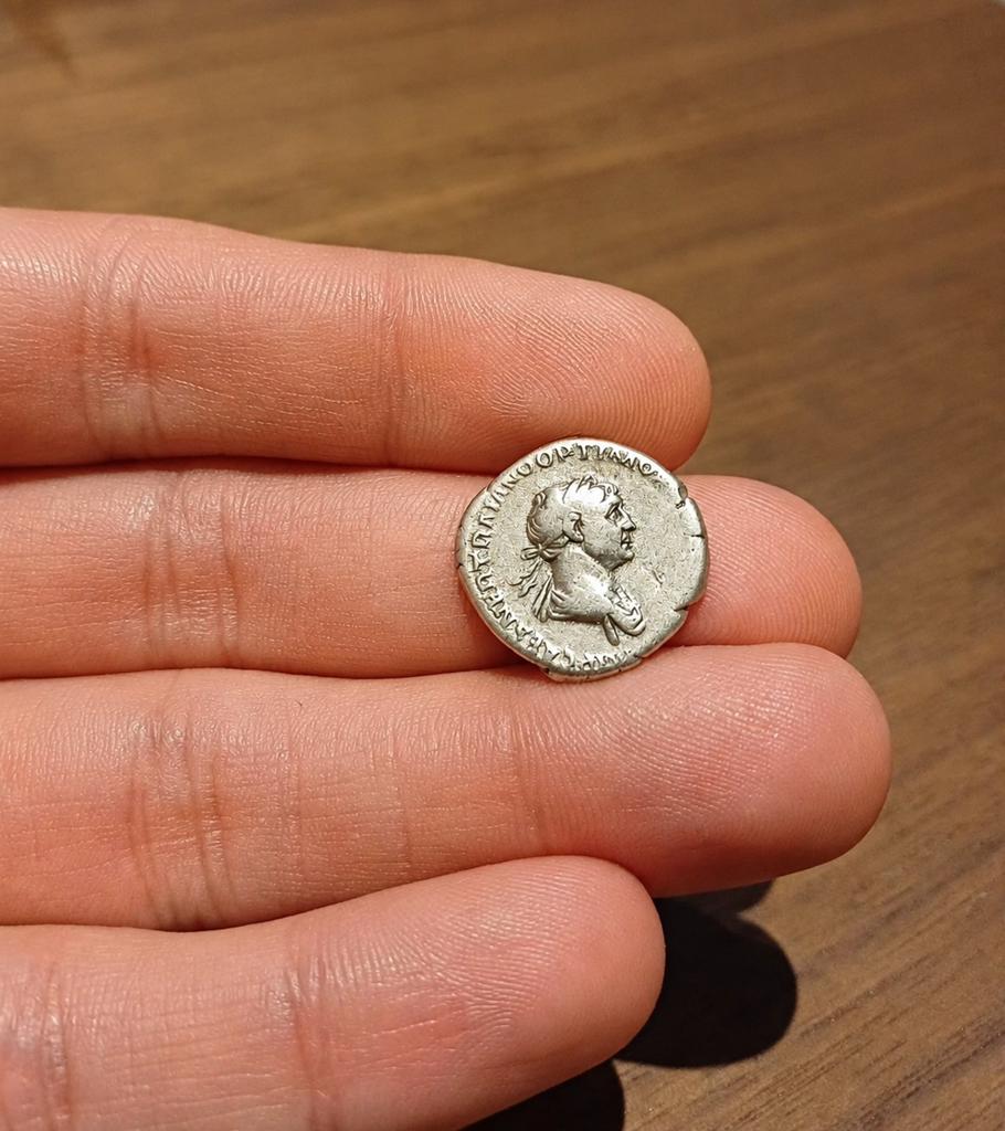 Trajanus denarius met kolom op keerzijde. Inc houder, Postzegels en Munten, Munten | Europa | Niet-Euromunten, Ophalen of Verzenden