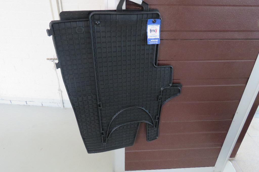 Rubberen matten set VW T5 en T6, Ophalen, Nieuw, Volkswagen