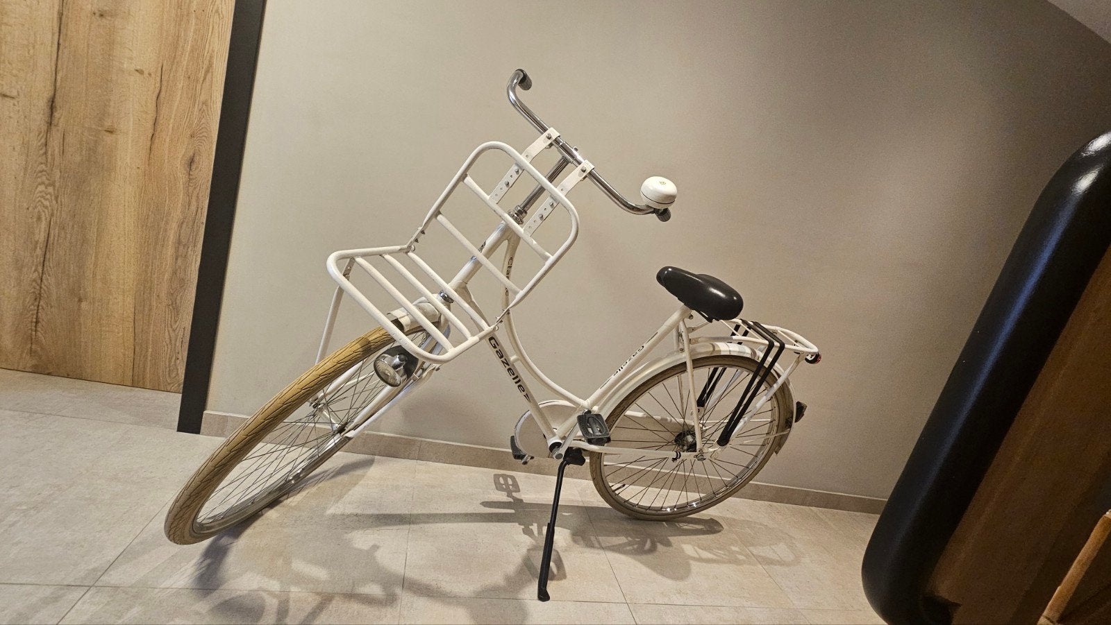 Gazelle omafiets, Ophalen