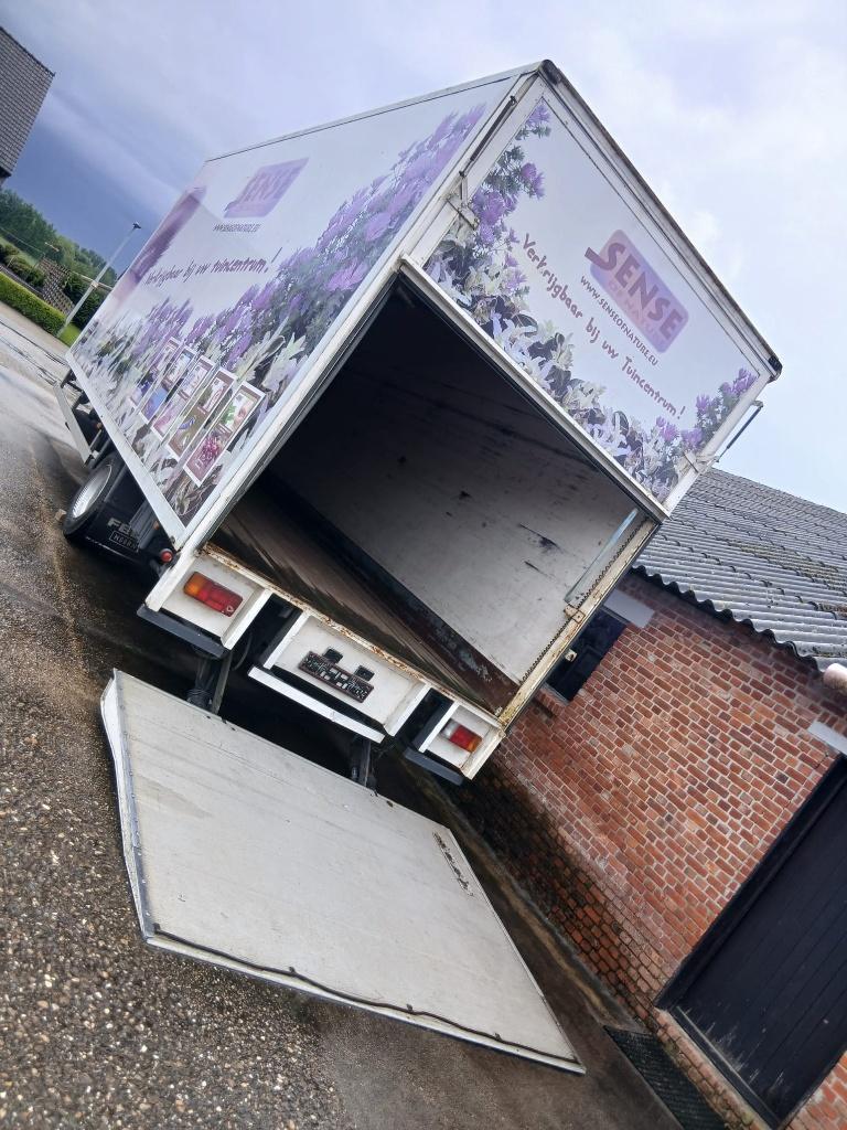 Bakwagen met laadklep, Zakelijke goederen, Ophalen, Transport