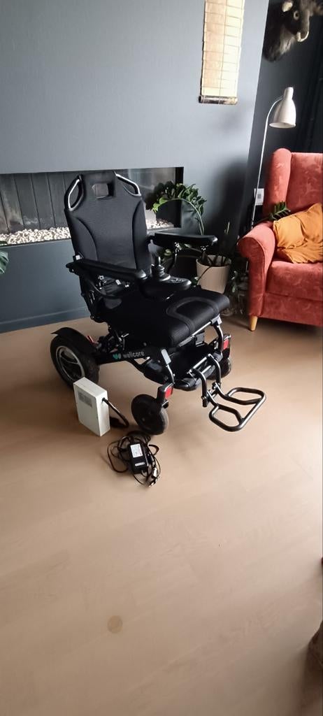 Fauteuil roulant électrique pliable pratique avec batterie s, Divers, Chaises roulantes, Enlèvement, Fauteuil roulant électrique