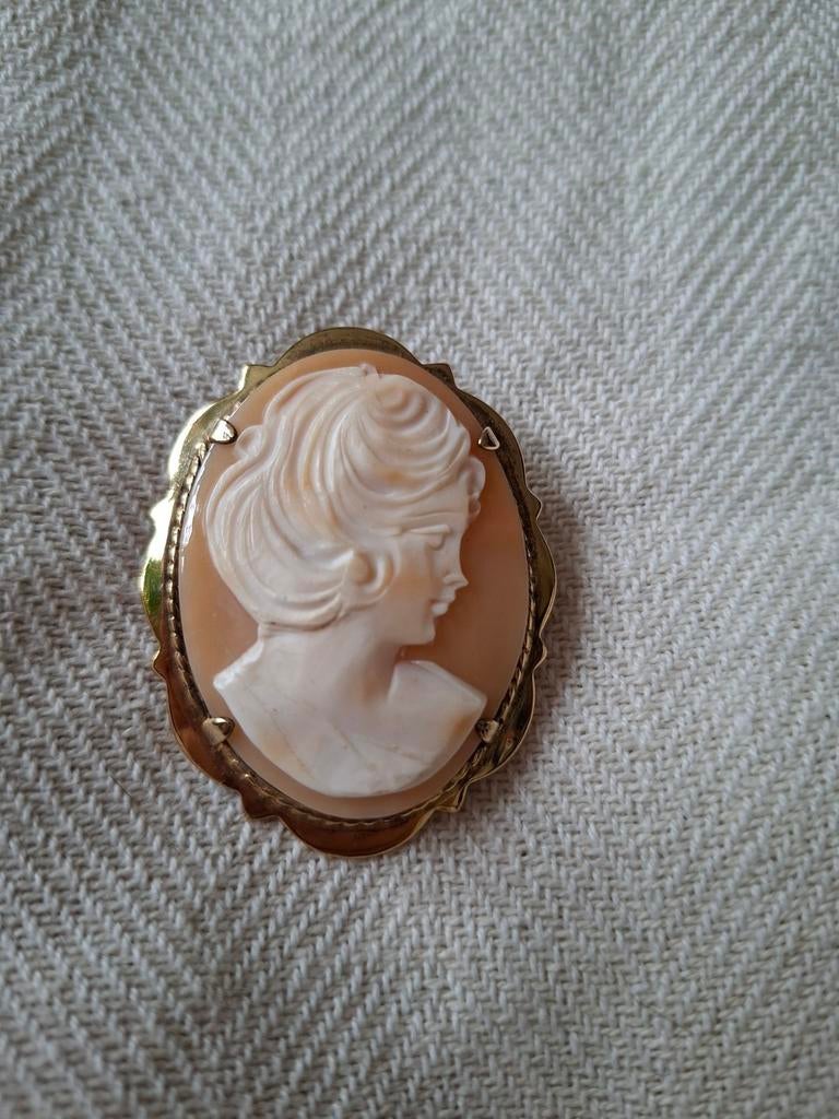 Très belle broche camée véritable plaquée or, Enlèvement ou Envoi, Or, Broche