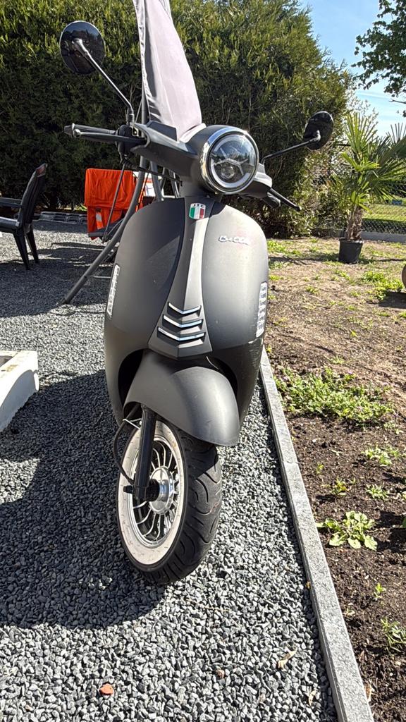 Scooter a klasse 25km, Fietsen en Brommers, Ophalen of Verzenden, Zo goed als nieuw