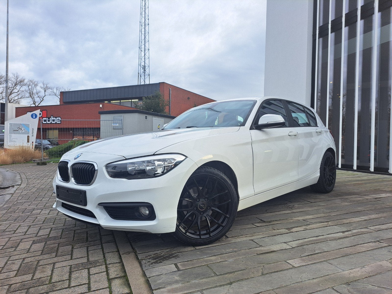 Bmw f20 116i  airco bleutooh carpass gekeurd  !!!, Euro 6, Boîte manuelle, Entretenue par le concessionnaire, Noir
