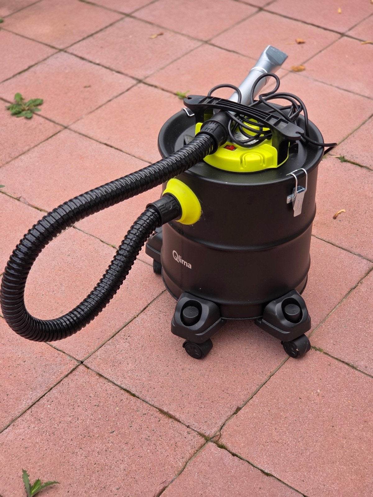 ASPIRATEUR VIDE CENDRES QLIMA, Bricolage & Construction, Matériel de nettoyage, Enlèvement, Utilisé, Autres types
