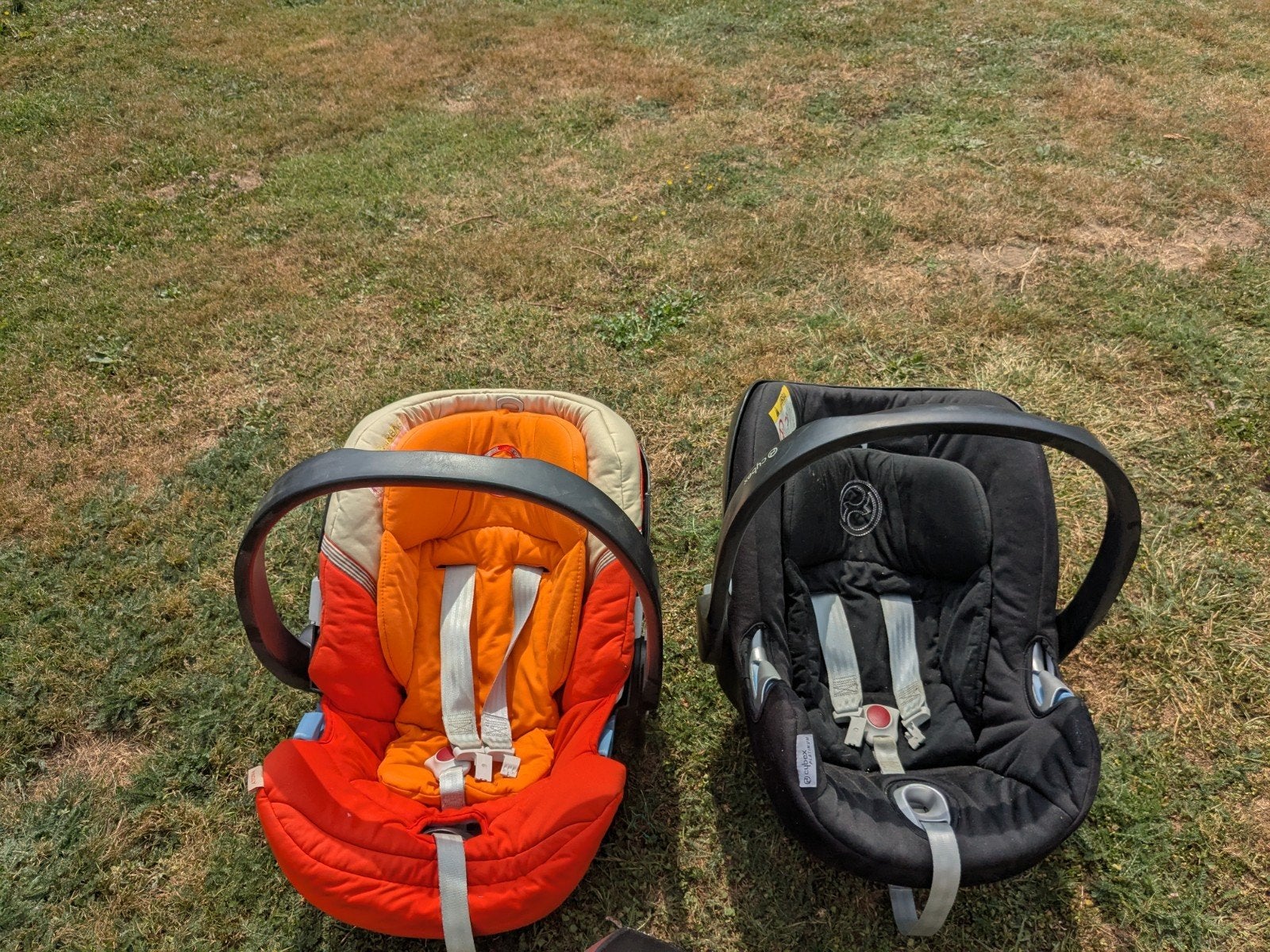 2 fois Maxi Cozy, marque Cybex et base de voiture, Enfants & Bébés, Enlèvement