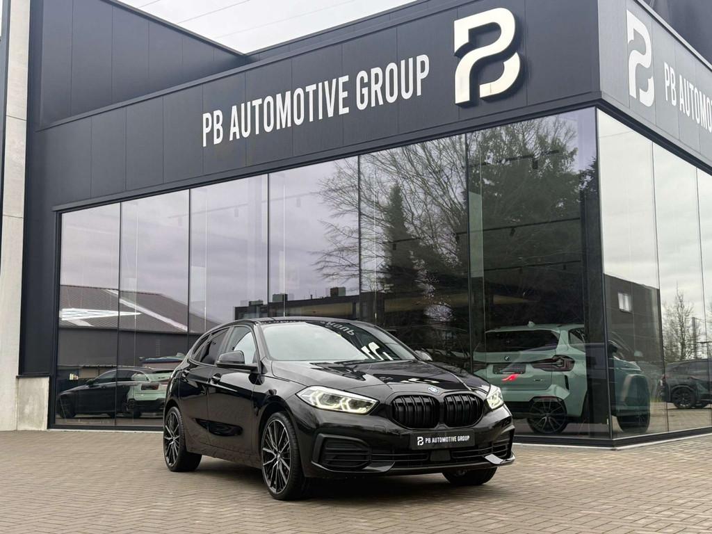BMW 116 Carplay-Zetelvrwrm-Cruiscontrol-Camera achteraan, Automaat, 4 deurs, Gebruikt, Zwart